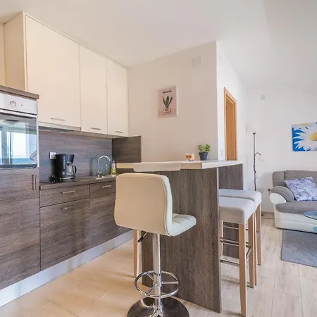 Apartamento Monika Zadar